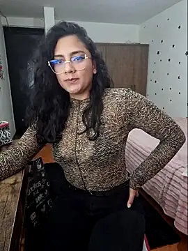 Thaliacooper  online show from December 2025 11:32:01 PM