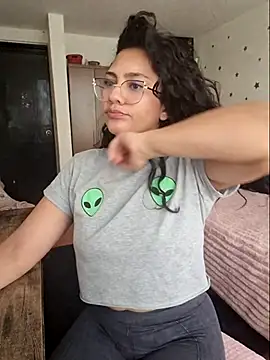 Thaliacooper  online show from February 2026 05:06:02 PM