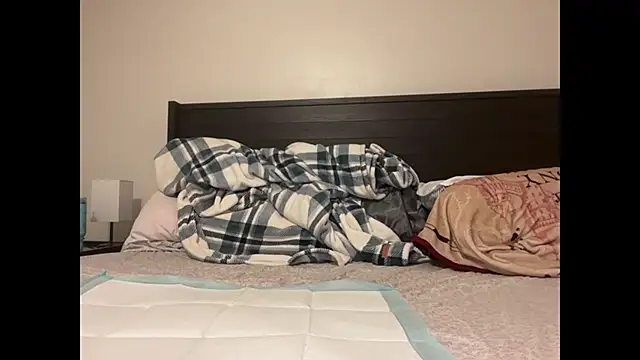 QueenLolaX online show from October 2025 04:01:02 AM