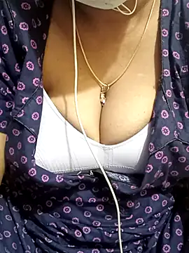 Snapshot of Aishu-tamil09 chatting on March 2025 05:27:02 PM Aishu-tamil09 online show from March 2025 05:27:02 PM