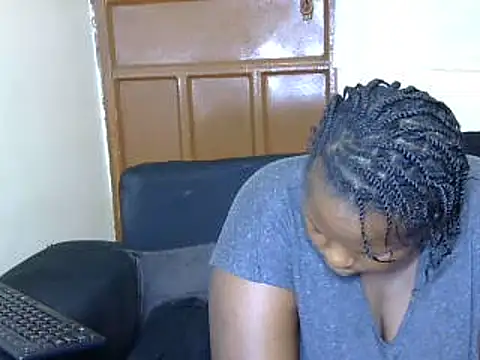 Snapshot of Pretty_lilly02 chatting on March 2025 01:42:02 AM Pretty lilly02 online show from March 2025 01:42:02 AM
