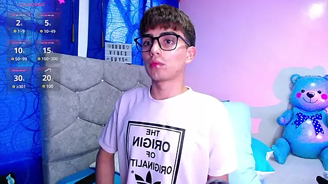 OwenBluee online show from January 2025 08:26:02 PM