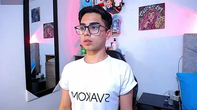 OwenBluee online show from February 2026 01:59:01 PM