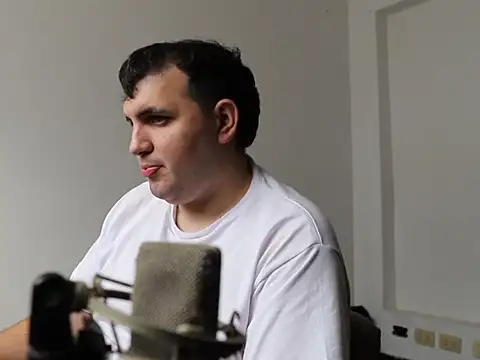 zekefotoslive online show from December 2025 07:22:01 PM