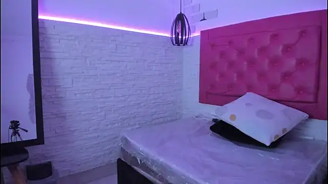 mia six66 online show from February 2025 11:12:01 AM