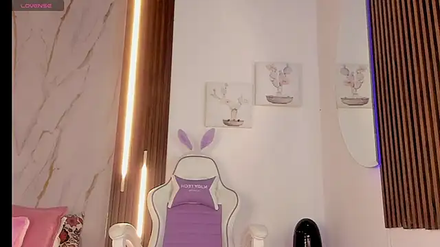 mia six66 online show from September 2025 12:06:01 PM