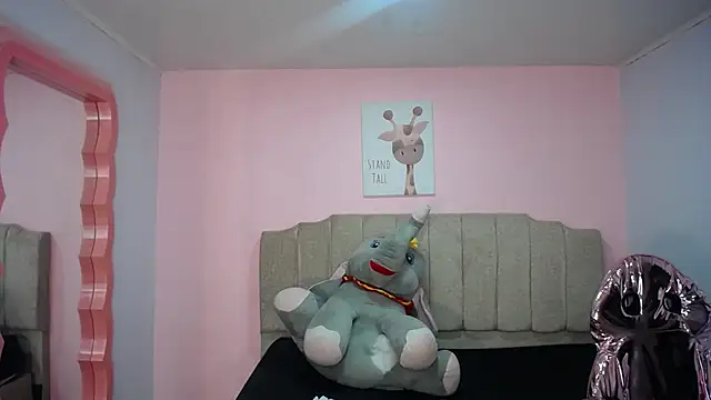 Snapshot of lizzyluk_ch chatting on February 2025 08:14:02 PM lizzyluk ch online show from February 2025 08:14:02 PM