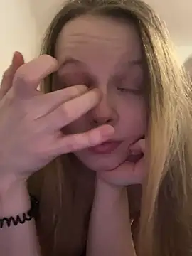 wrenlie online show from December 2024 05:43:01 PM