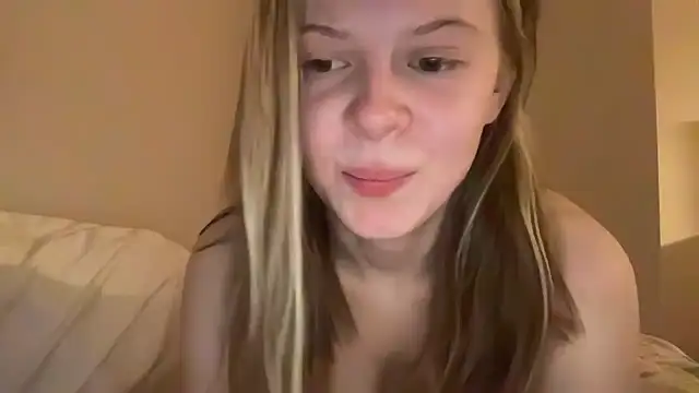 Snapshot of wrenlie chatting on June 2026 12:00:01 AM wrenlie online show from June 2026 12:00:01 AM