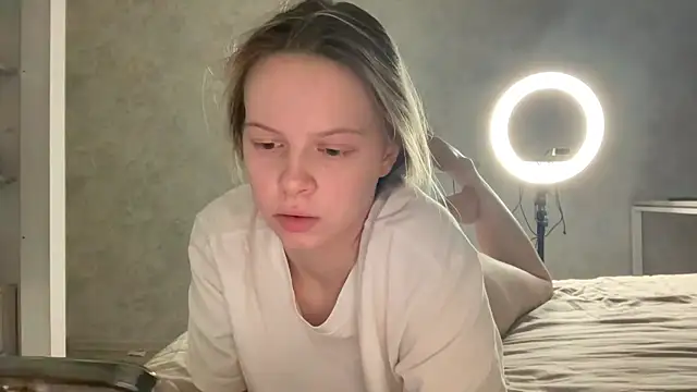 Snapshot of wrenlie chatting on July 2026 08:04:01 PM wrenlie online show from July 2026 08:04:01 PM
