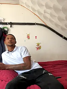 Snapshot of rayyymack chatting on October 2025 05:00:01 PM rayyymack online show from October 2025 05:00:01 PM