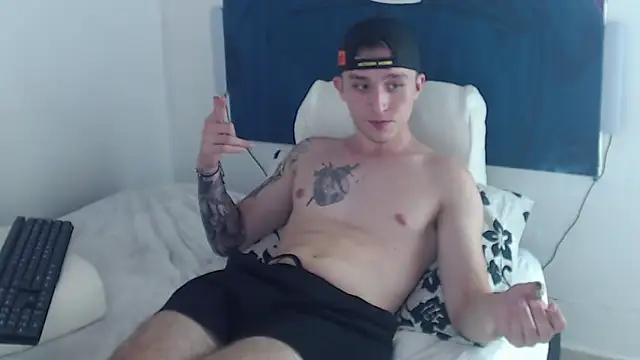 Snapshot of Dylanwhite23_ chatting on January 2025 04:33:01 AM Dylanwhite23 online show from January 2025 04:33:01 AM