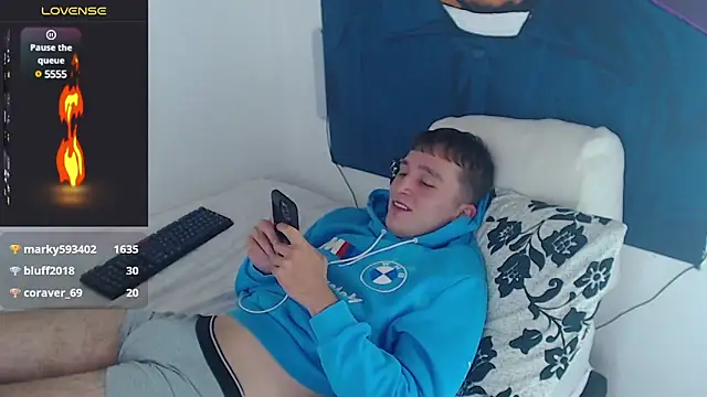 Snapshot of Dylanwhite23_ chatting on January 2025 09:05:01 AM Dylanwhite23 online show from January 2025 09:05:01 AM