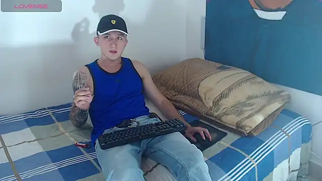 Snapshot of Dylanwhite23_ chatting on January 2025 04:15:01 AM Dylanwhite23 online show from January 2025 04:15:01 AM