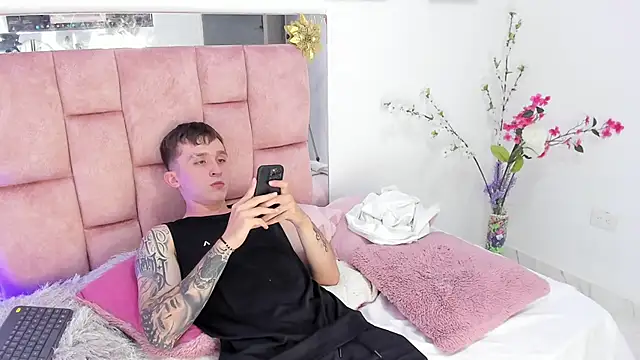 Snapshot of Dylanwhite23_ chatting on January 2025 02:09:01 AM Dylanwhite23 online show from January 2025 02:09:01 AM