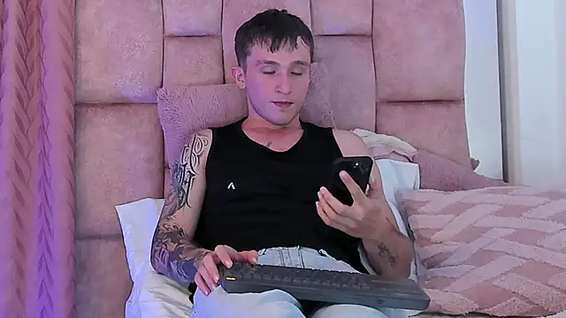 Snapshot of Dylanwhite23_ chatting on March 2025 04:10:01 AM Dylanwhite23 online show from March 2025 04:10:01 AM