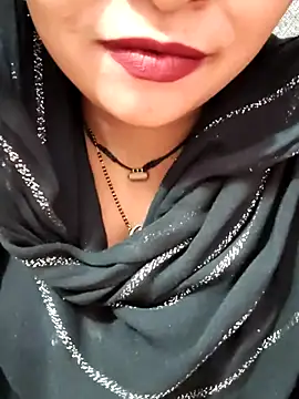 Indian-Nazia online show from October 2025 07:48:02 PM