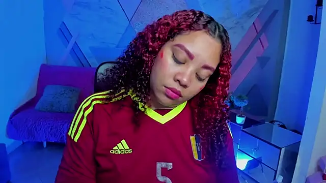 AngelaCoffee online show from November 2025 03:28:01 AM