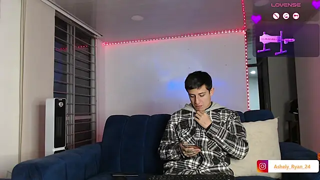 ashely ryan24 online show from November 2025 10:54:01 PM