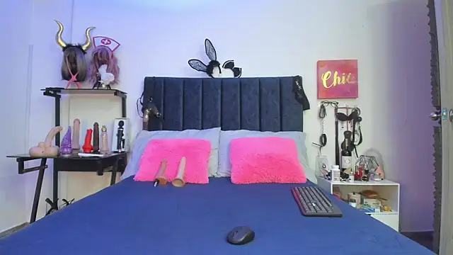 Snapshot of emmily_giraldo chatting on January 2025 11:25:01 AM emmily giraldo online show from January 2025 11:25:01 AM