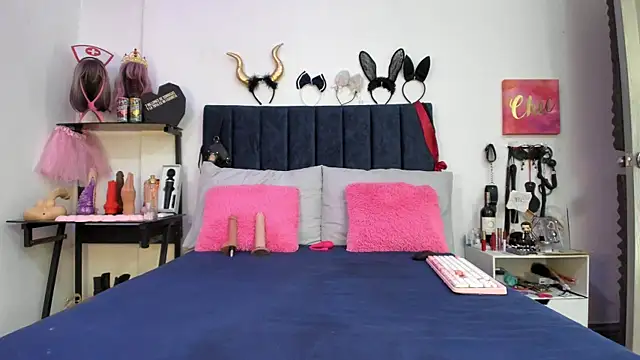emmily giraldo online show from July 2026 12:56:01 PM