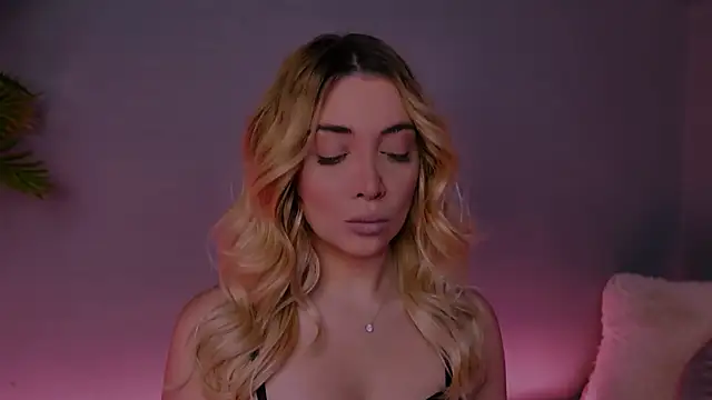 Snapshot of Jessielle chatting on January 2026 08:29:01 AM Jessielle online show from January 2026 08:29:01 AM