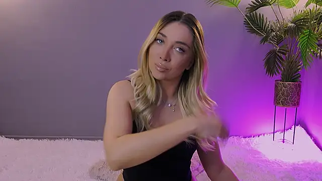 Snapshot of Jessielle chatting on March 2026 04:05:02 AM Jessielle online show from March 2026 04:05:02 AM