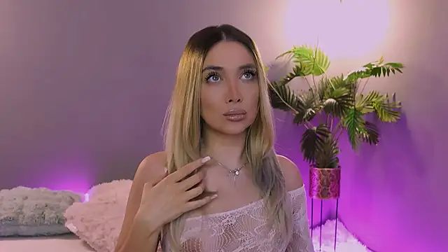 Snapshot of Jessielle chatting on March 2026 05:23:02 PM Jessielle online show from March 2026 05:23:02 PM