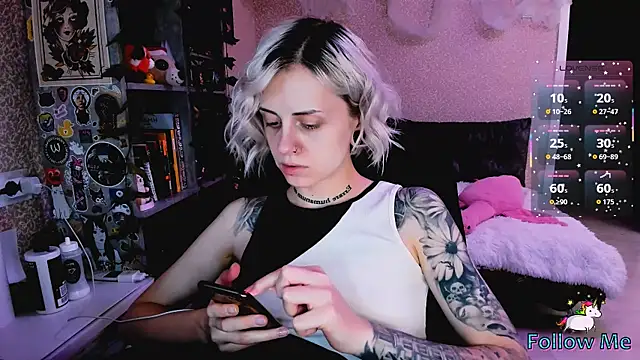 NaniMoore online show from November 2025 08:20:02 PM