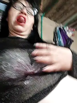 clarita 01 online show from October 2025 10:51:01 AM