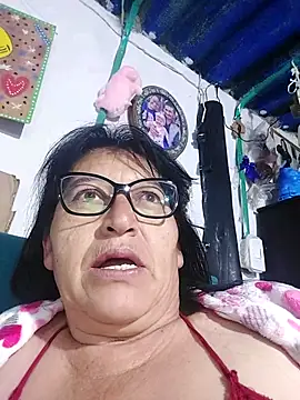 Snapshot of clarita_01 chatting on May 2026 10:43:02 AM clarita 01 online show from May 2026 10:43:02 AM