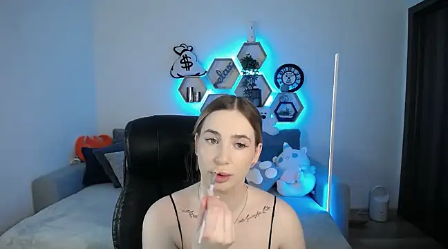 SabrinViolet online show from March 2025 09:13:01 AM