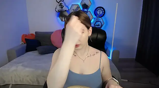 SabrinViolet online show from March 2025 09:05:01 AM