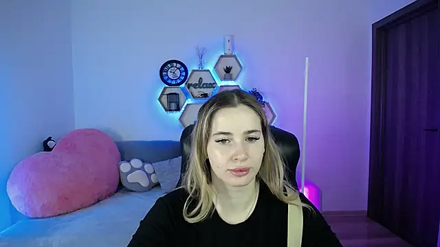 SabrinViolet online show from February 2026 09:08:02 AM