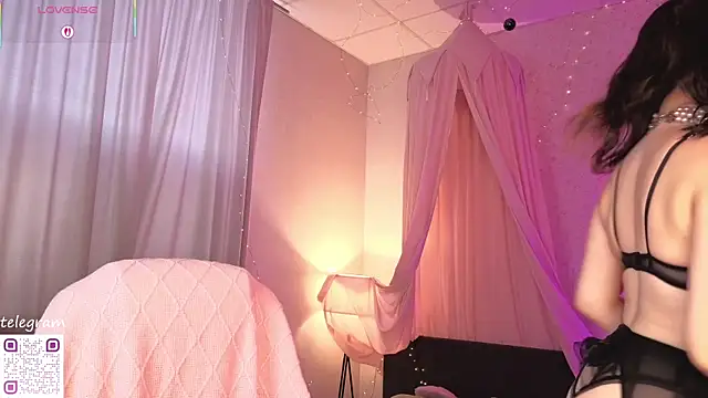 lilly Cherry  online show from July 2026 11:17:02 AM