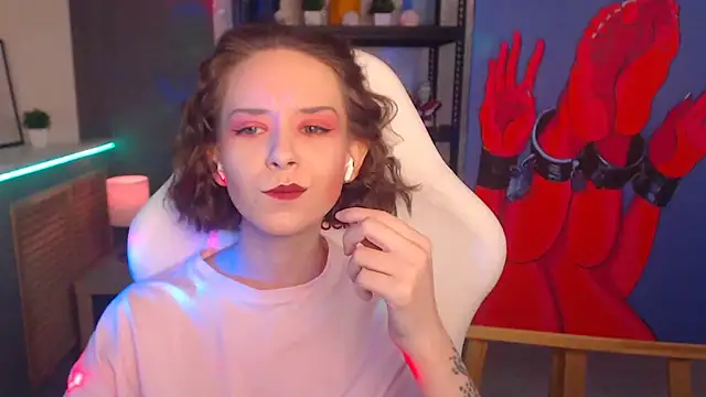 FascinatingEyess online show from December 2024 06:39:02 PM