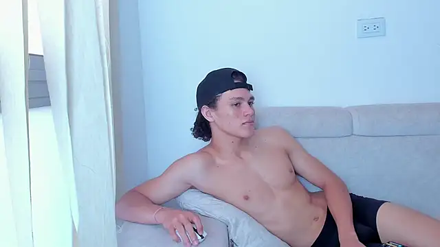 laurent nova online show from January 2025 07:21:01 PM