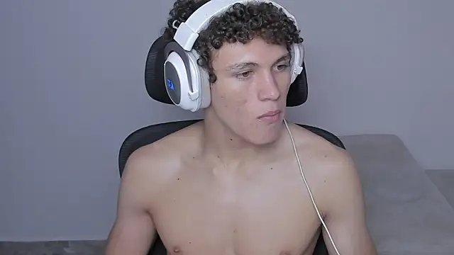 laurent nova online show from October 2025 05:05:01 AM