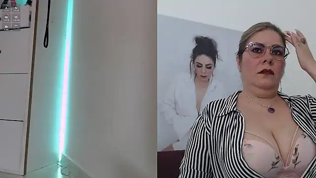 Snapshot of zehra_sanem chatting on February 2025 09:41:02 PM zehra sanem online show from February 2025 09:41:02 PM