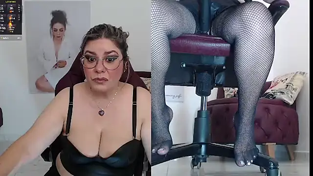 Snapshot of zehra_sanem chatting on September 2025 10:43:02 PM zehra sanem online show from September 2025 10:43:02 PM