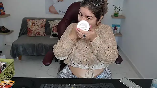 Snapshot of zehra_sanem chatting on February 2026 04:24:02 PM zehra sanem online show from February 2026 04:24:02 PM