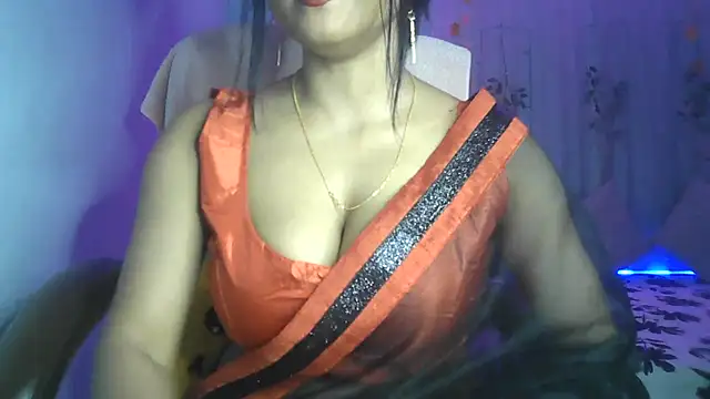 Snapshot of Queenhimanshi chatting on February 2025 08:00:01 PM Queenhimanshi online show from February 2025 08:00:01 PM