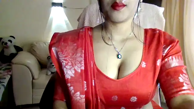 Snapshot of Queenhimanshi chatting on April 2026 04:44:02 AM Queenhimanshi online show from April 2026 04:44:02 AM