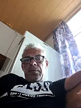 Snapshot of Picolo4111 chatting on September 2025 04:20:02 PM Picolo4111 online show from September 2025 04:20:02 PM