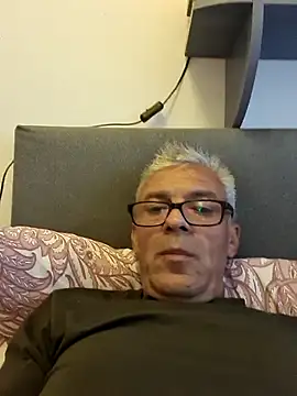 Snapshot of Picolo4111 chatting on October 2025 04:03:02 PM Picolo4111 online show from October 2025 04:03:02 PM