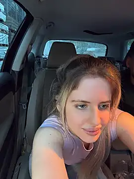 Snapshot of Holly-Glamour chatting on June 2026 02:53:01 AM Holly-Glamour online show from June 2026 02:53:01 AM