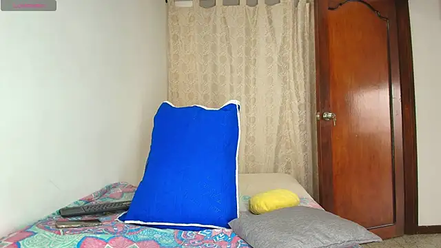 Snapshot of Luciana_Ortiz1 chatting on April 2026 12:41:01 PM Luciana Ortiz1 online show from April 2026 12:41:01 PM