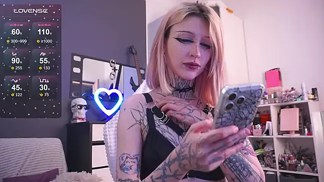 Snapshot of fraulein_mooon chatting on May 2026 09:12:02 PM fraulein mooon online show from May 2026 09:12:02 PM