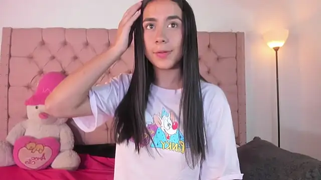 xanna sweet online show from February 2025 04:56:02 PM