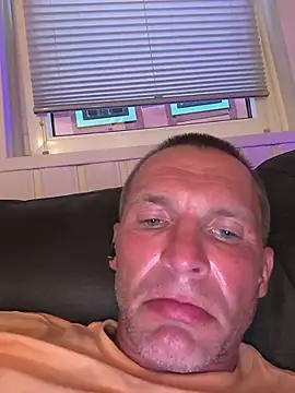 AttractiveSilk5 online show from June 2026 07:45:01 PM